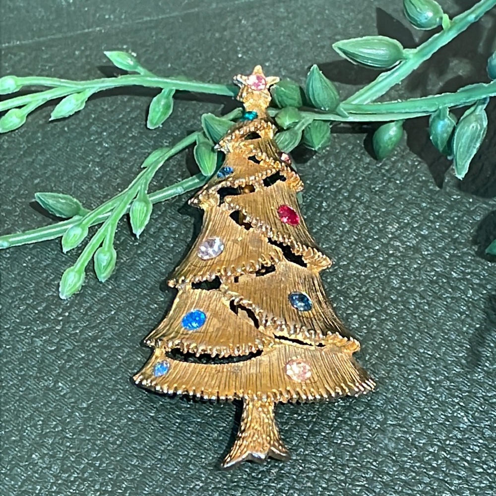 Vintage Christmas tree pin - Picture 1 of 8